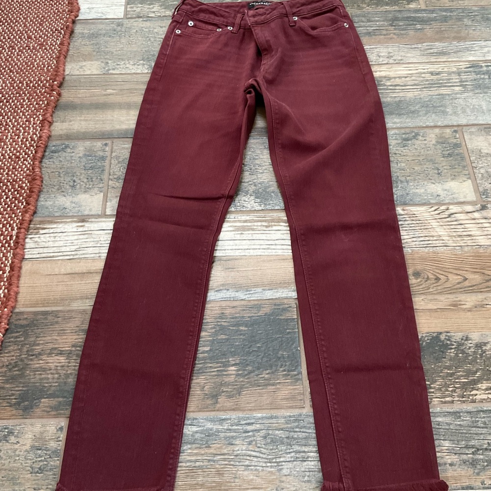Women’s Lucky Brand Burgundy Jeans frayed 2/26